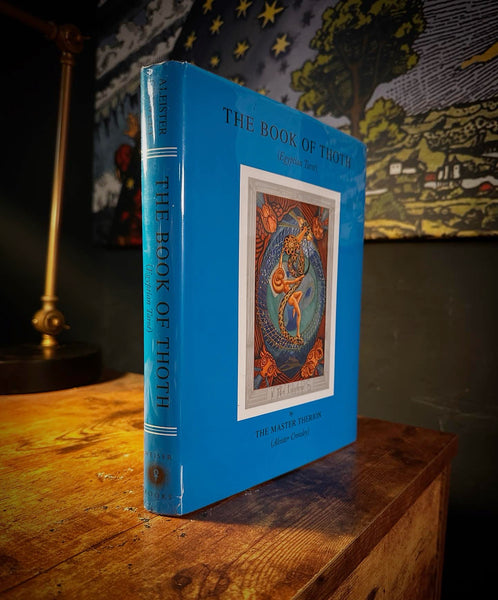 洋書 THE BOOK OF THOTH (Egyptian Tarot) The Book of Thoth: A Short Essay on the Tarot of the