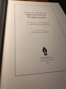 An Encyclopedia of Archetypal Symbolism by Beverly Moon